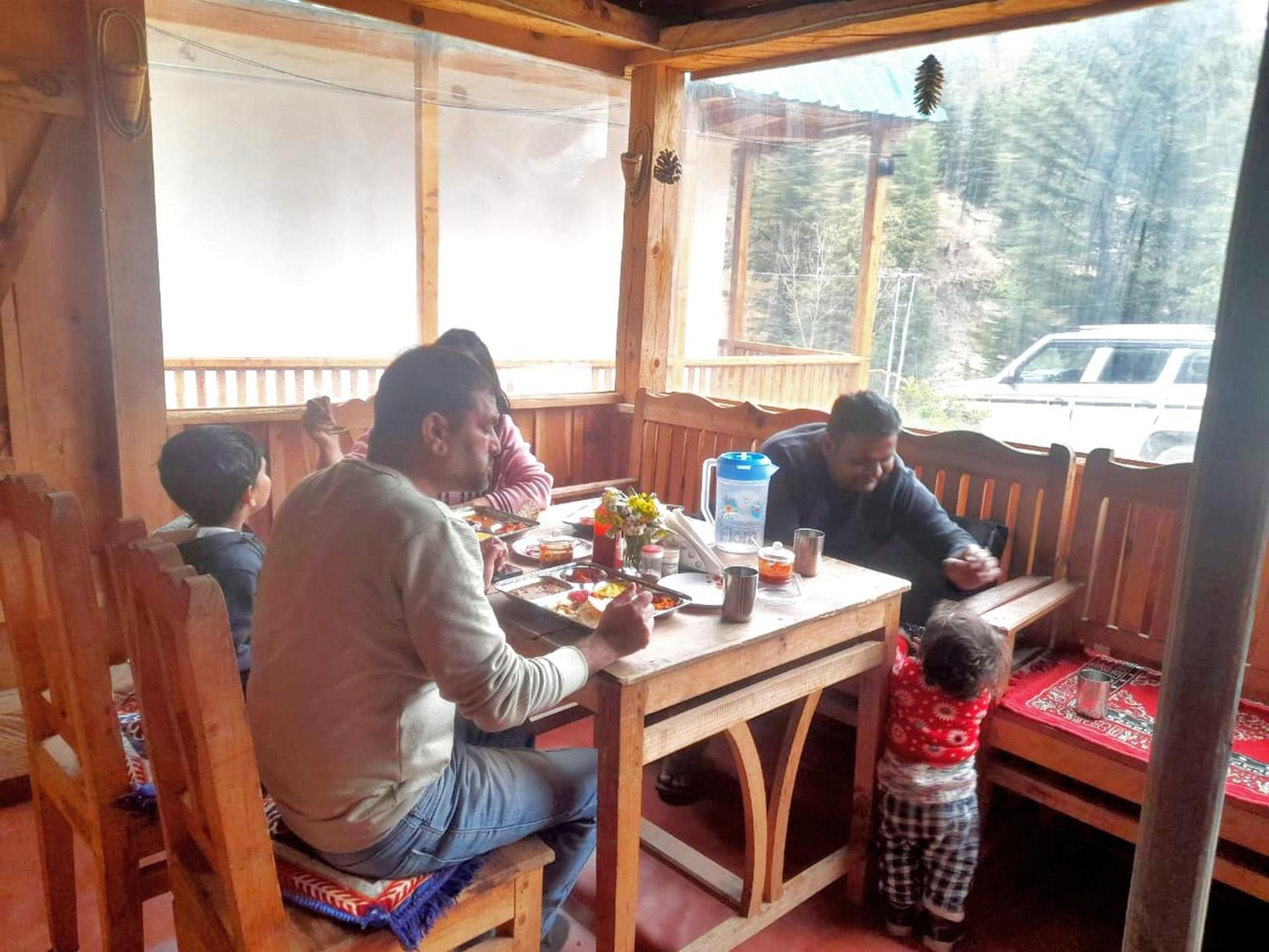 Vansh Green View Homestay Sainj Luaran gambar