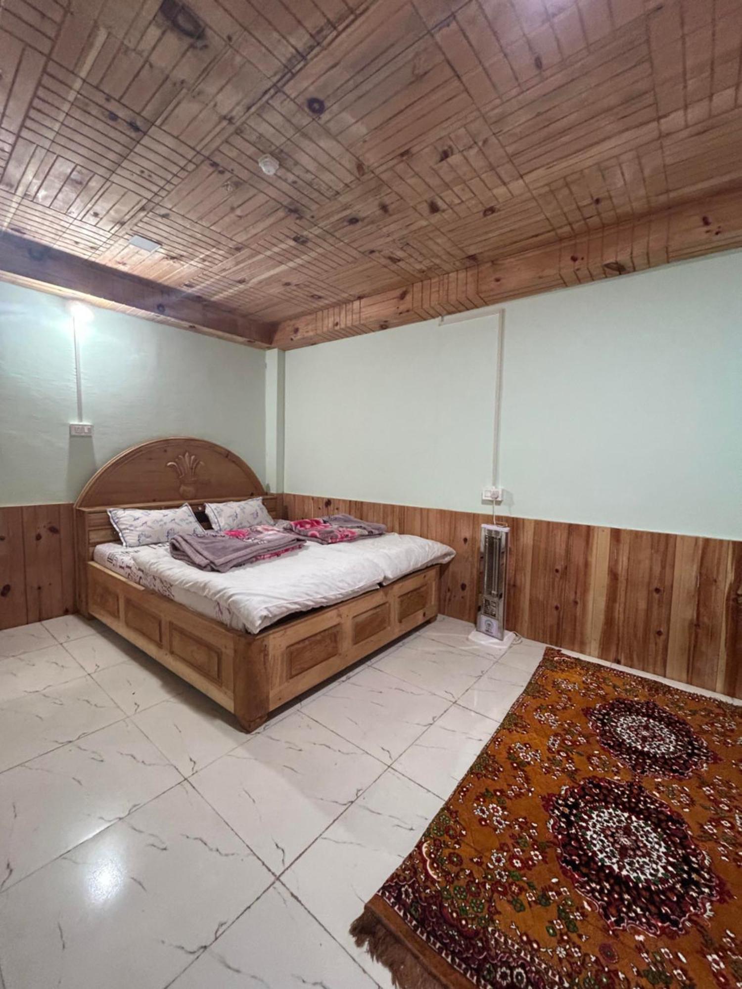 Vansh Green View Homestay Sainj Luaran gambar