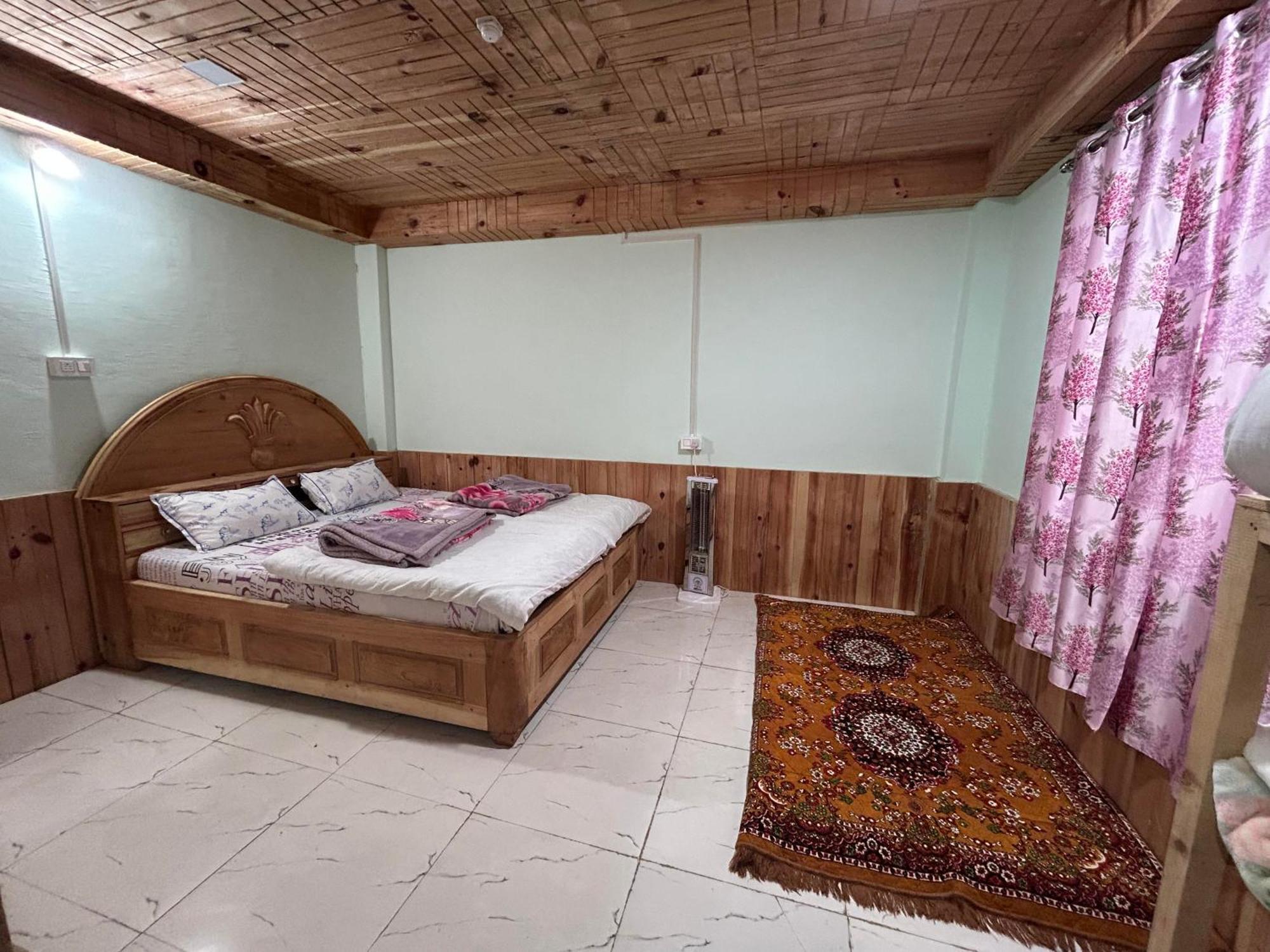 Vansh Green View Homestay Sainj Luaran gambar